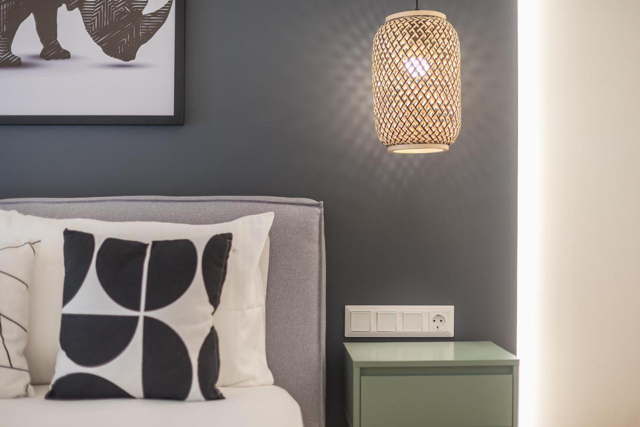 Chic And Comfort Home In Central アテネ エクステリア 写真