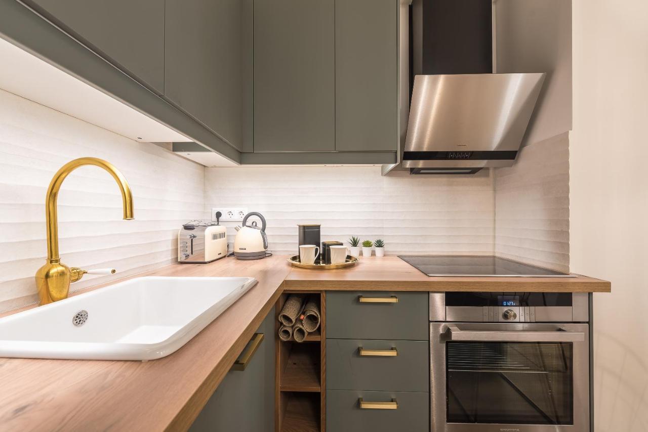 Chic And Comfort Home In Central アテネ エクステリア 写真