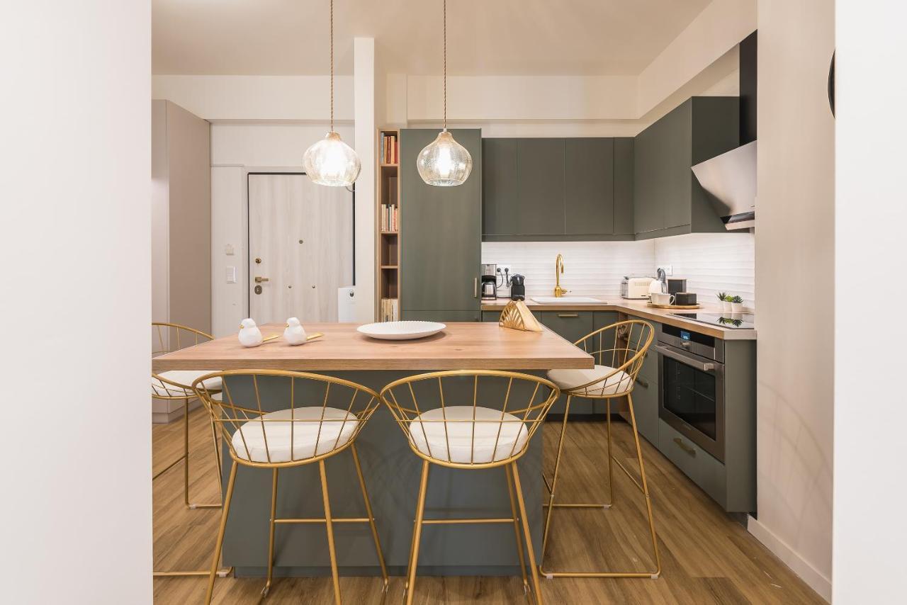 Chic And Comfort Home In Central アテネ エクステリア 写真