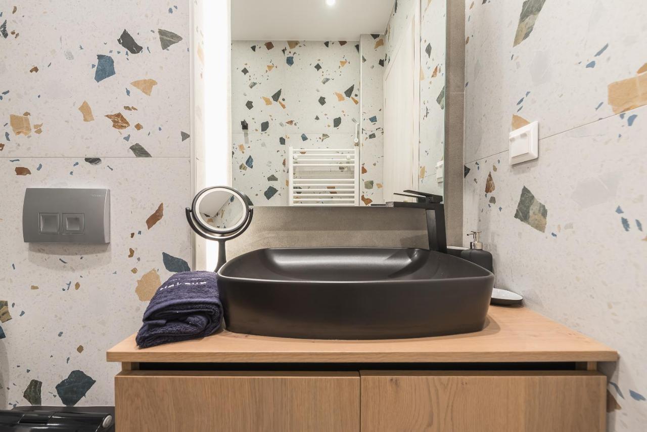 Chic And Comfort Home In Central アテネ エクステリア 写真
