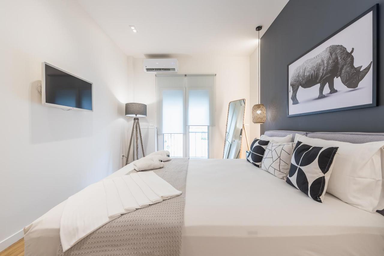 Chic And Comfort Home In Central アテネ エクステリア 写真