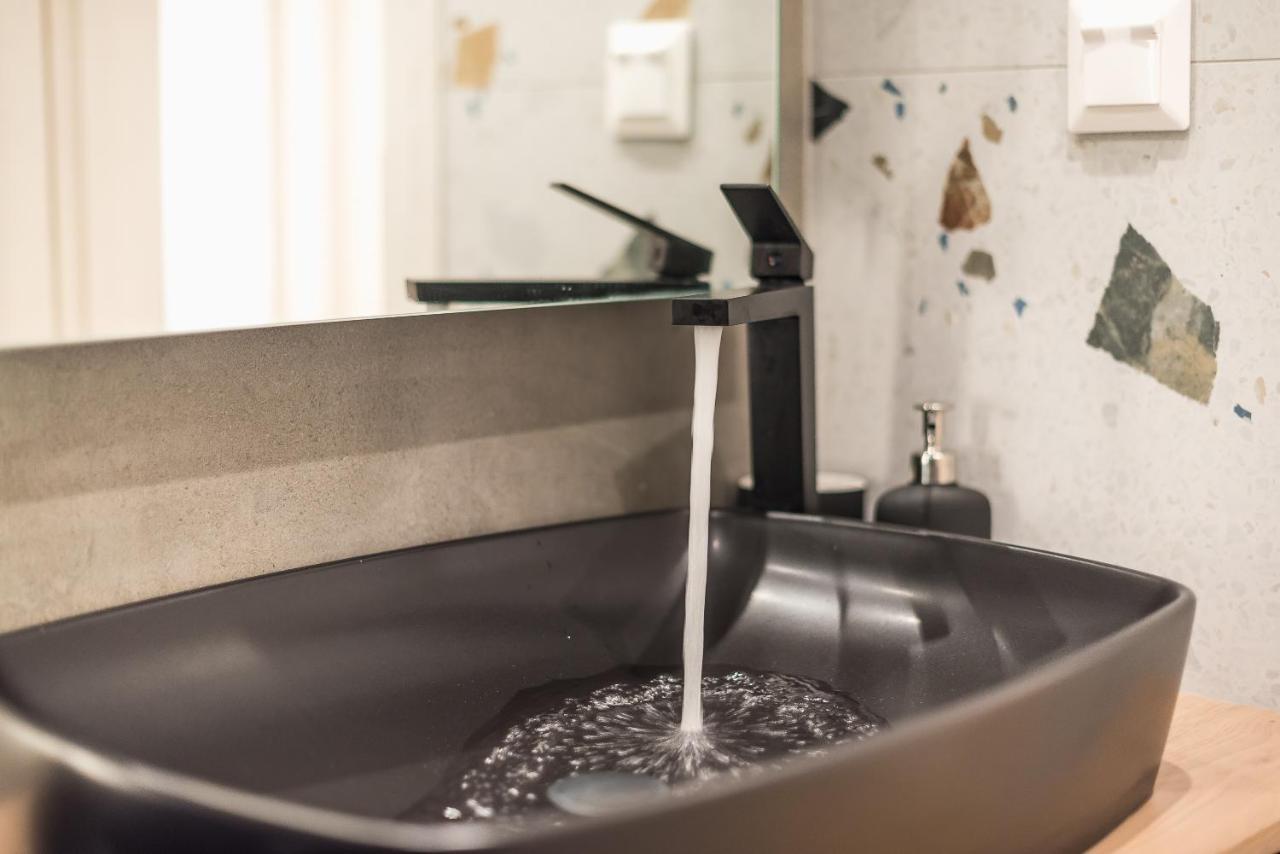 Chic And Comfort Home In Central アテネ エクステリア 写真