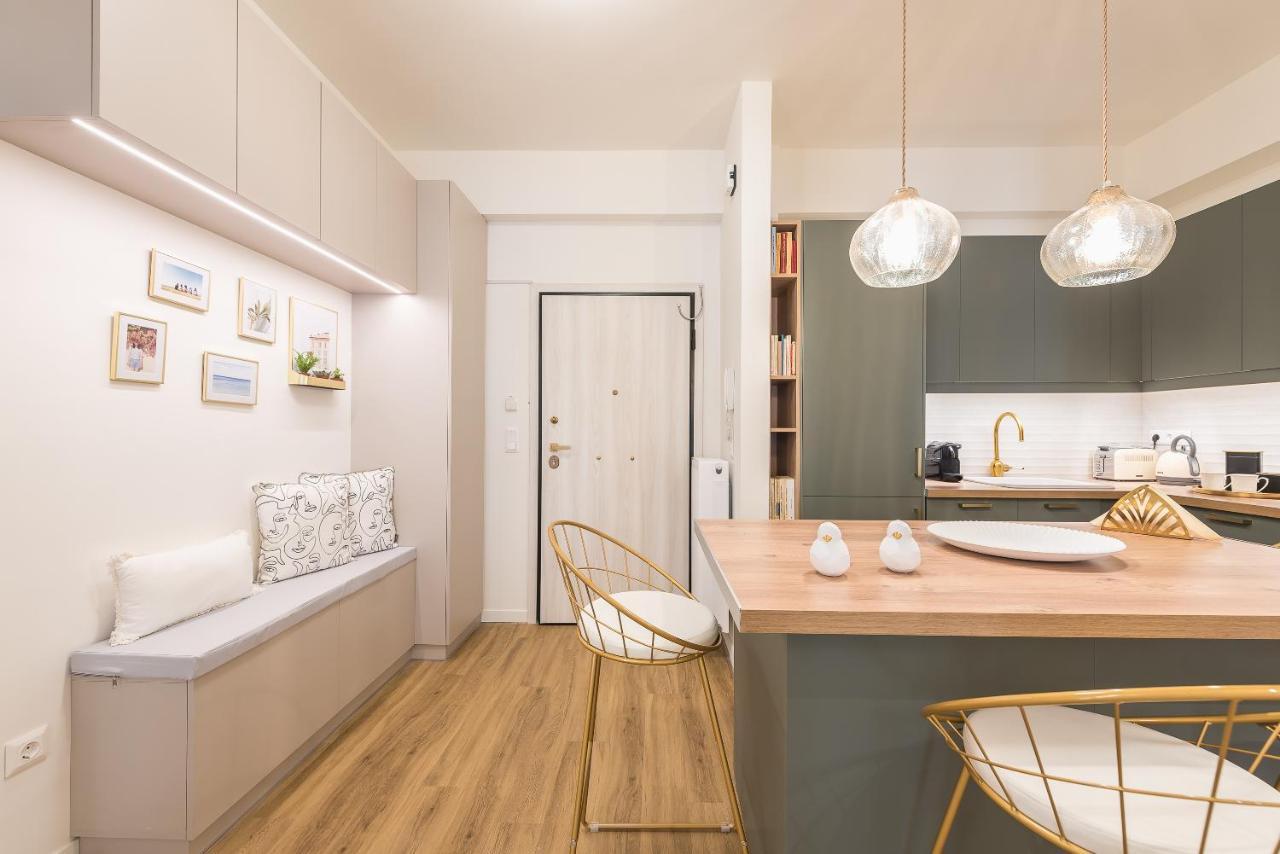 Chic And Comfort Home In Central アテネ エクステリア 写真