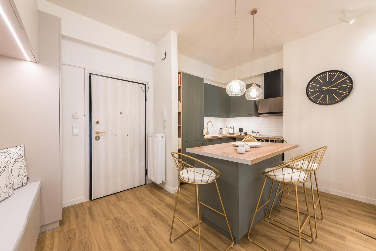 Chic And Comfort Home In Central アテネ エクステリア 写真